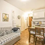 Nicolo, Pied-A-Terre Al Vaticano